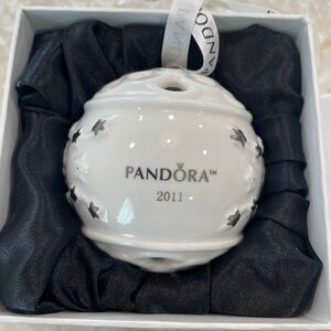 New in Box Pandora Limited Edition Christmas Holiday Ball Silver 2011